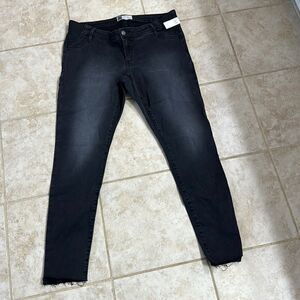 NWT Gap Denim Maternity Favorite Jegging ~black wash